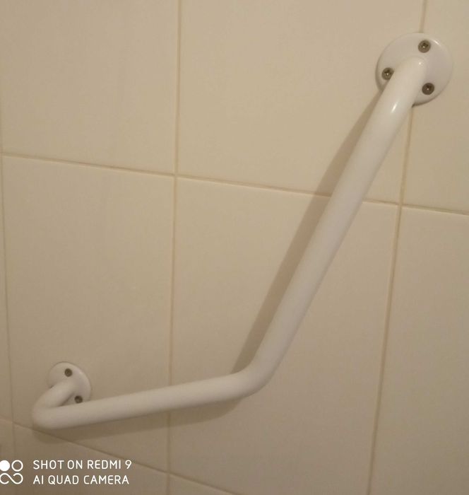 Wyposażenie łazienki dla seniora lub osoby niepełnosprawnej