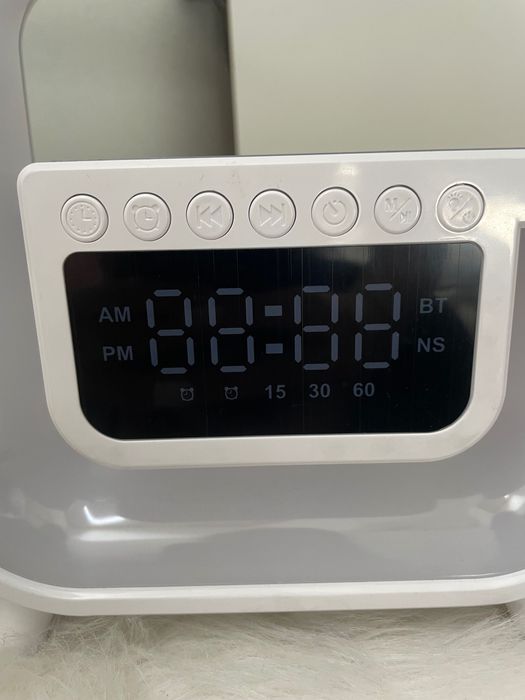 Głośnik bezprzewodowy, ładowarka bezprzewodowa 15 W, lampa nocna RGB