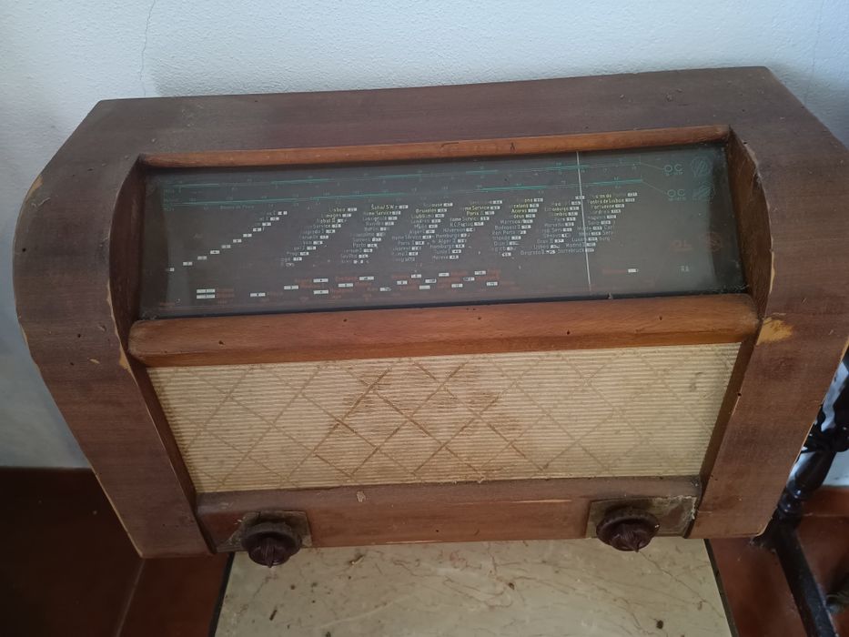 Lote de rádios antigos vintage Philips Telefunken e outros para coleção/restauro