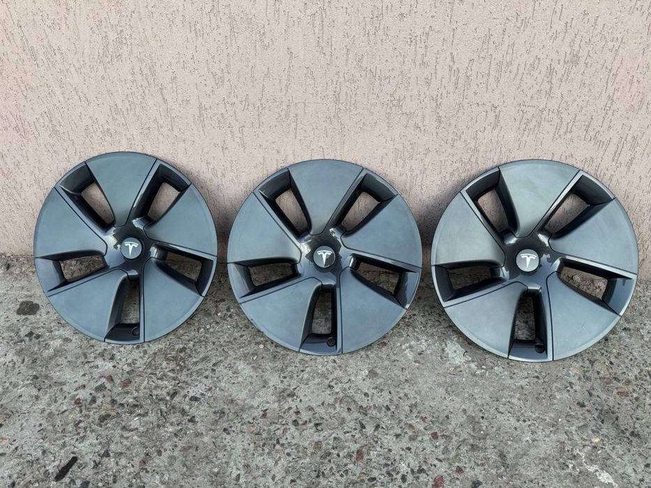 Tesla 3 Колпаки R18