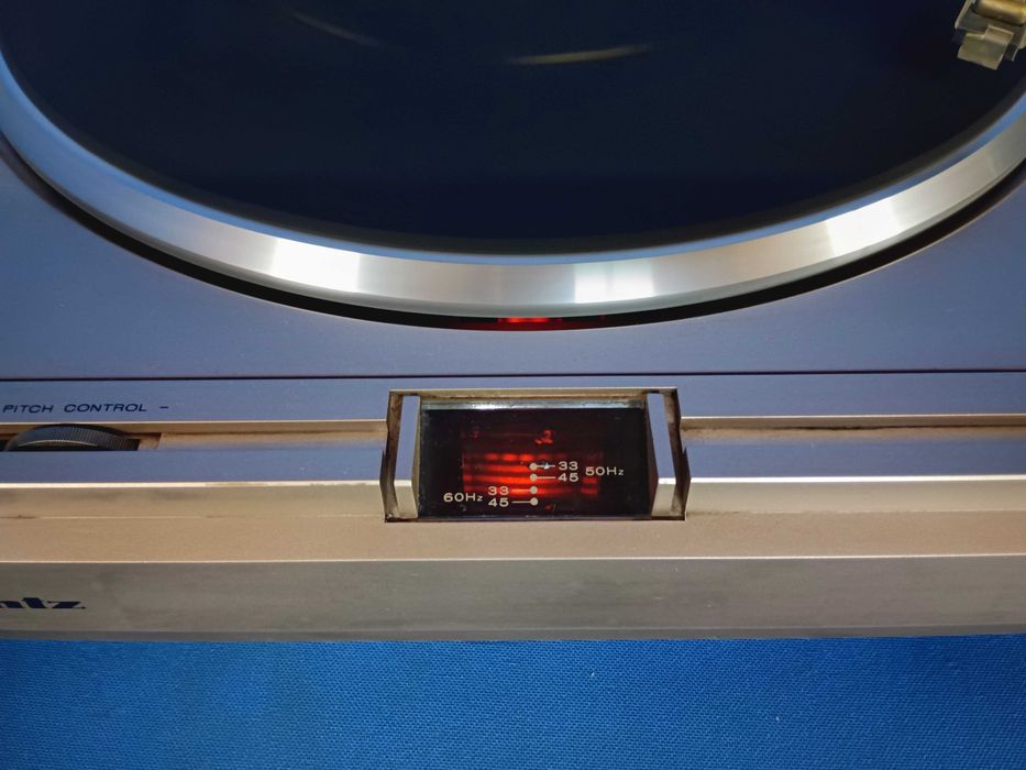 gira-discos MARANTZ TT 221