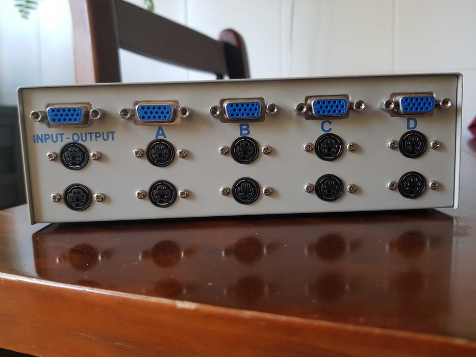 Data Switch para Monitor RGB Rato e Teclado