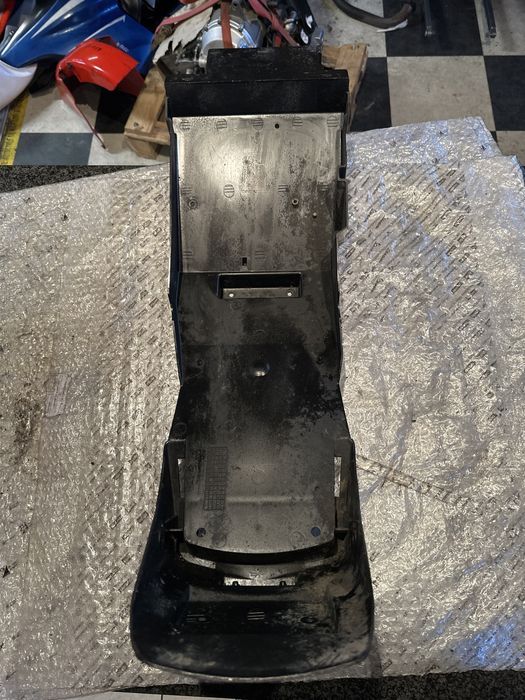 Błotnik Tył Nadkole Triumph Sprint 955I RS 98/04 N1083