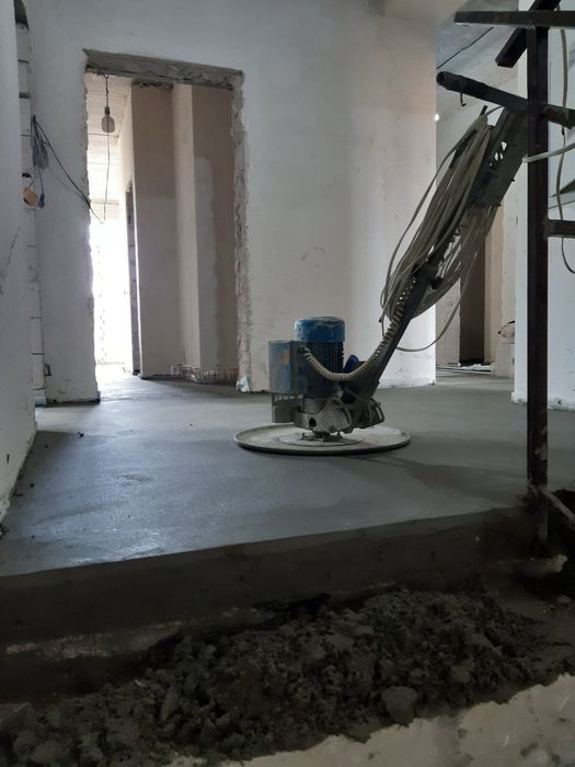 Бетонна напівсуха стяжка підлоги