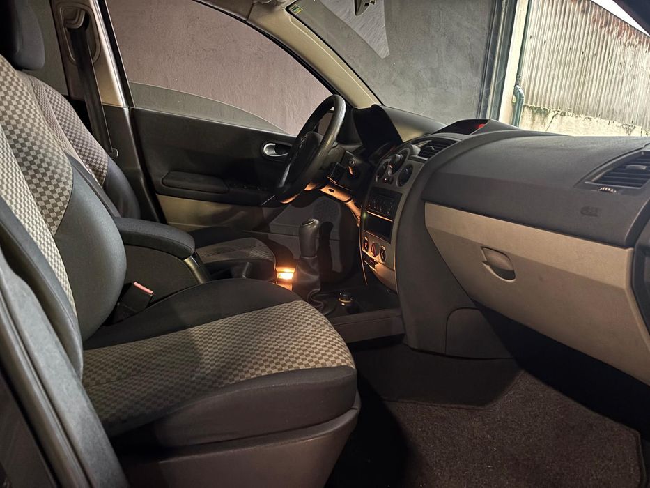 Renault Megane 1.4 Dinâmic 60 mil kms NOVO