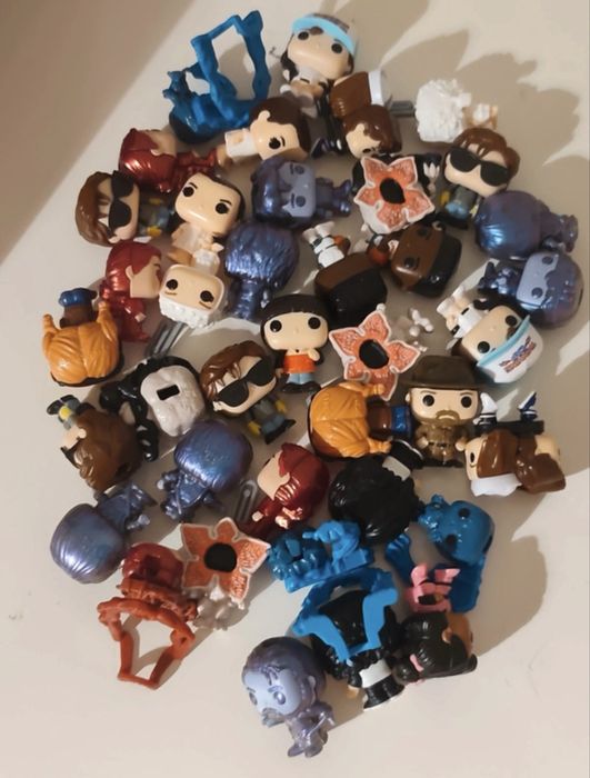 Sprzedam figurkę z serialu Stranger Things Kinder Joy