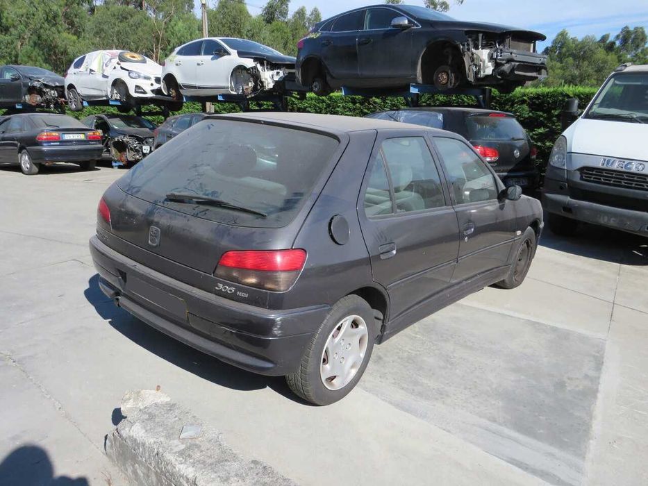 Peugeot 306 2.0HDi de 2000 - Peças Usadas