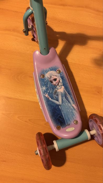 Trotinete Elsa ( Frozen)