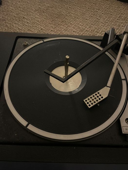 Gira discos com cassete Waltham