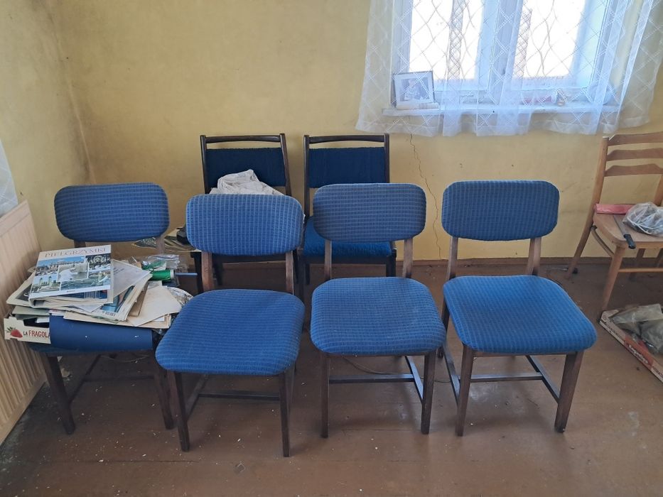Krzesła niebieskie solidne