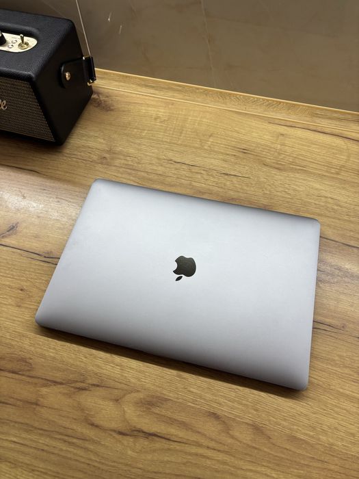 Macbook Pro 15 2016, 16/512  в дуже гарному стані