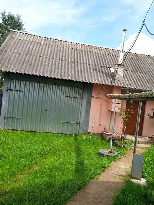 еОселя! Продаж будинку із великою земельною ділянкою в Іванівцях Колом