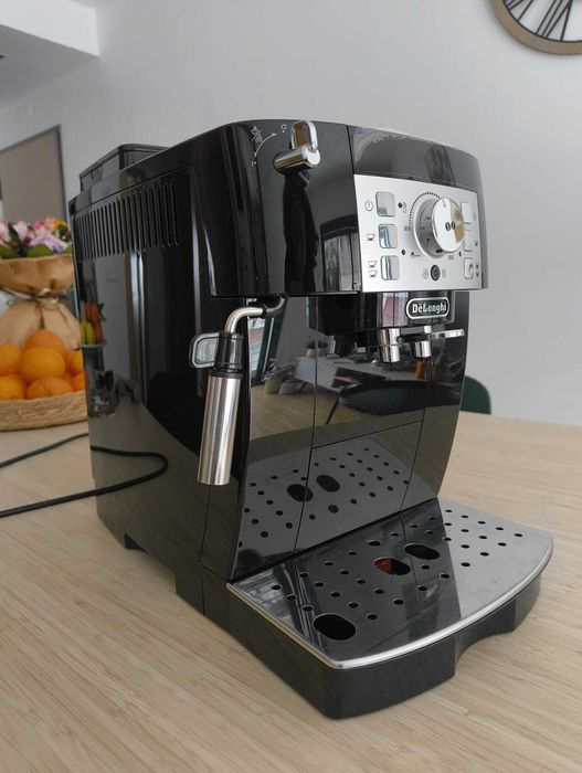 Máquina de Café Automática DELONGHI Magnifica S