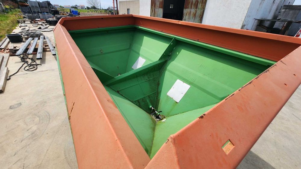 Espalhador de Adubo Amazone 2000L