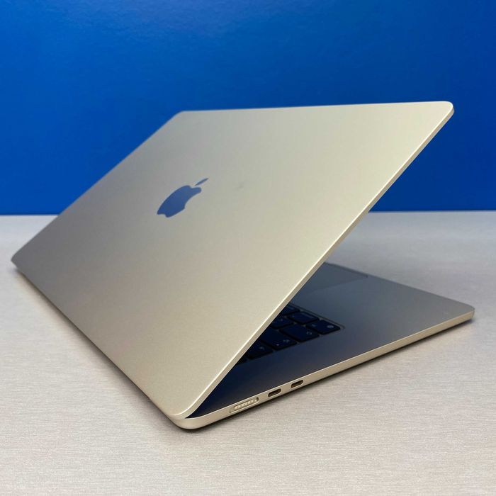 Apple MacBook Air 15.3" (2024) - M3 8-Cores/8GB/256GB SSD