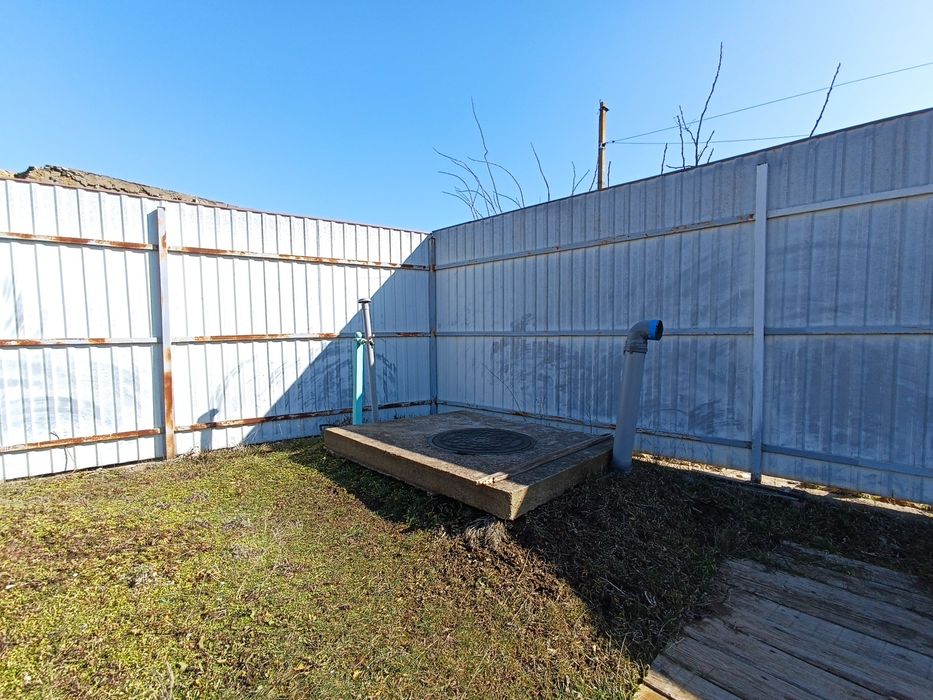 Продам ділянку з дачним будинком с.Санжійка