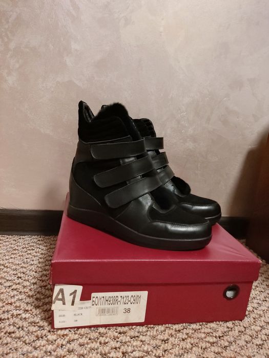 Черевики, снікерси, ботинки Prego