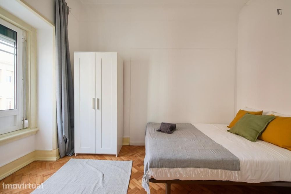Quarto - localizado em Entrecampos Lisbon