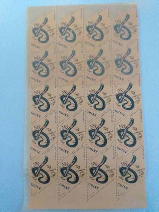 Folhas de selos das ex. colonias portuguesas