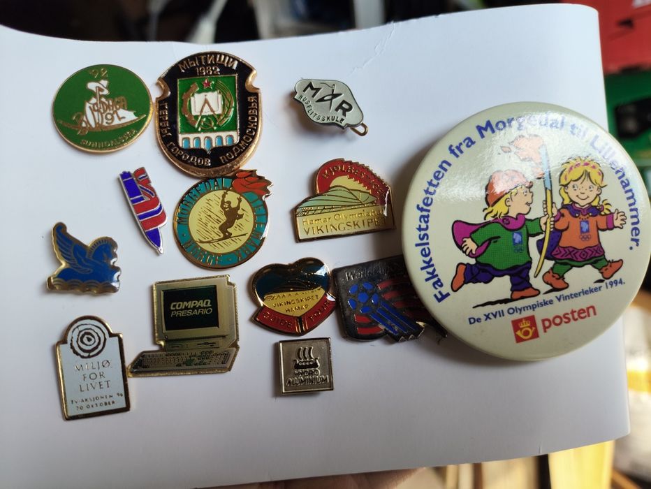 Stare przypinki, wpinki, broszki vintage retro