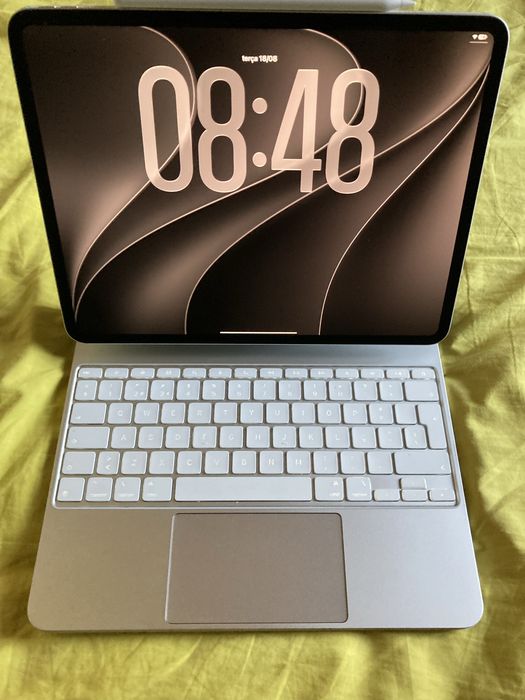Ipad Pro 13 M5 246G + Magic keyboard + pen