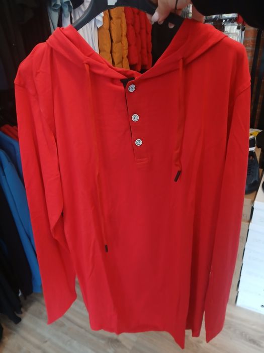 Meska bluzka z kapturem