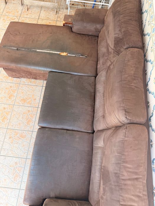 Sofá Chaise Longue Castanho (para restauro ou uso)