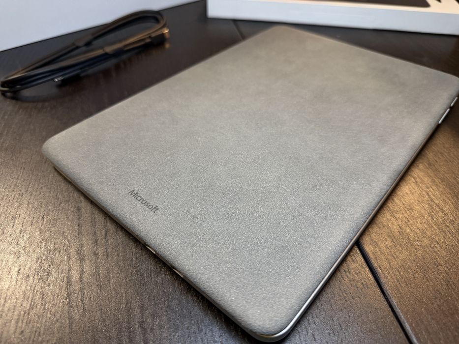 Microsoft Surface Pro 12 Snapdragon X Plus 16GB/512GB — Como Novo