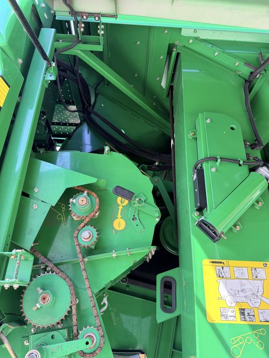 John Deere s690 , комбайн