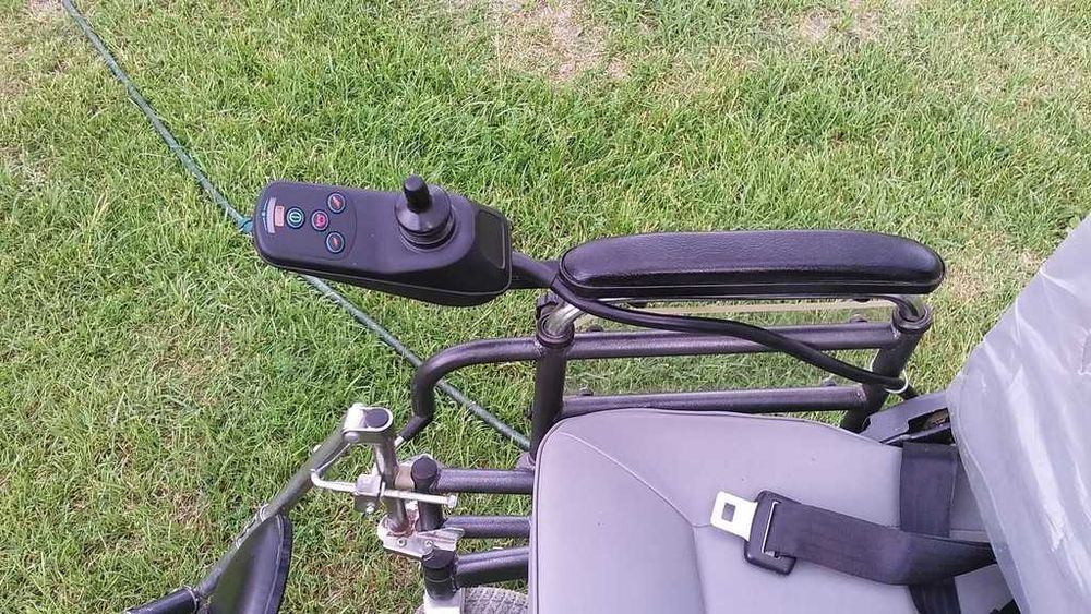 Elektryczny wózek Inwalidzki "Biswift"