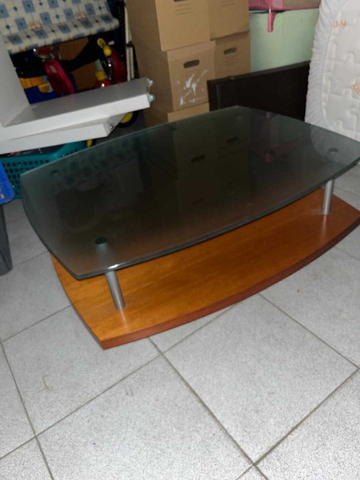 Vendo mobília de sala de jantar em madeira cerejeira