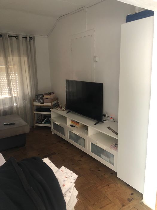 Alugo casa em outeiro da cabeça