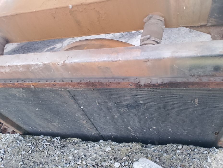 Продам радіатор трактор К700