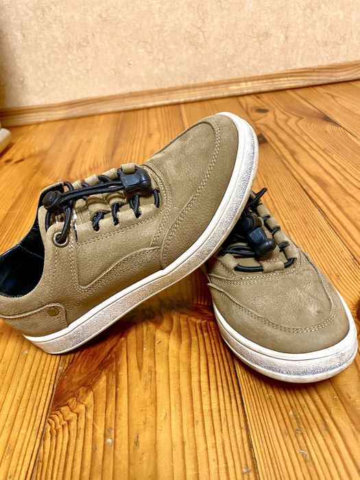 Кросівки/кеди з натурального нубука