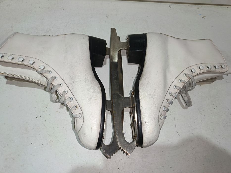 Łyżwy figurowe damskie skóra POLSPORT  rozmiar 38