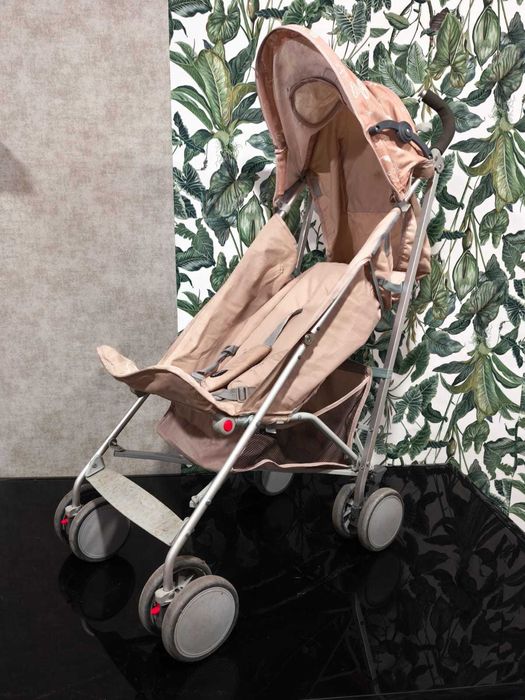 Carrinho bebé - passeio criança . Bom Estado