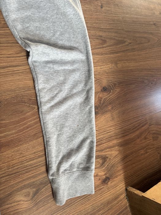 Szare spodnie dresowe Nike, meskie, S, super stan p