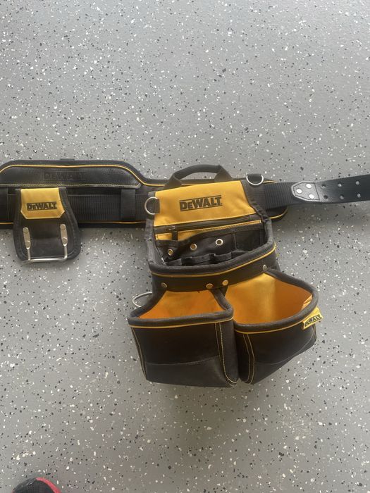 Pas narzędziowy DeWalt monterski sakwa