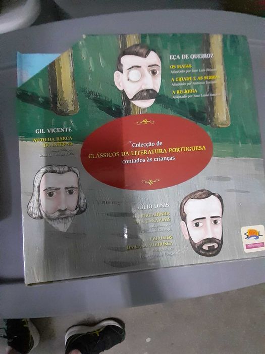 Coleção de livros de literatura Portuguesa