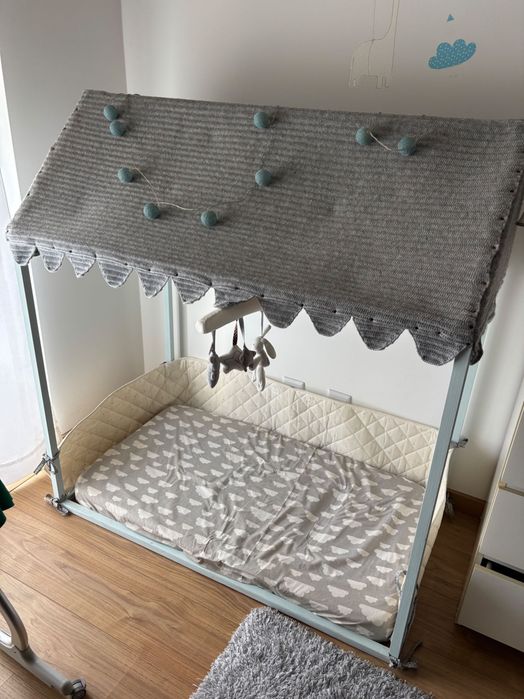 Quarto de bebé - casinha de madeira
