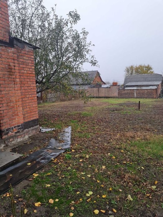 Продам будинок , район вулиці Центральна.