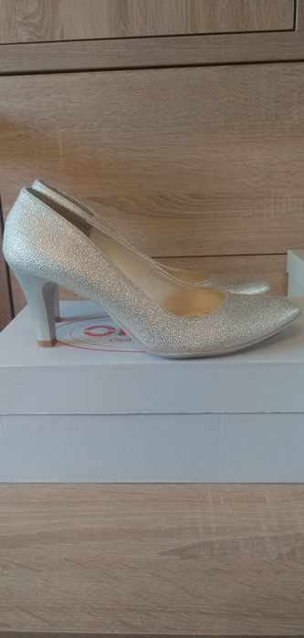 Złote szpilki .rozmiar. 36