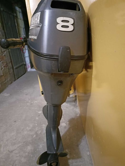 Sprzedam silnik zaburtowy Yamaha 8km czterosuw