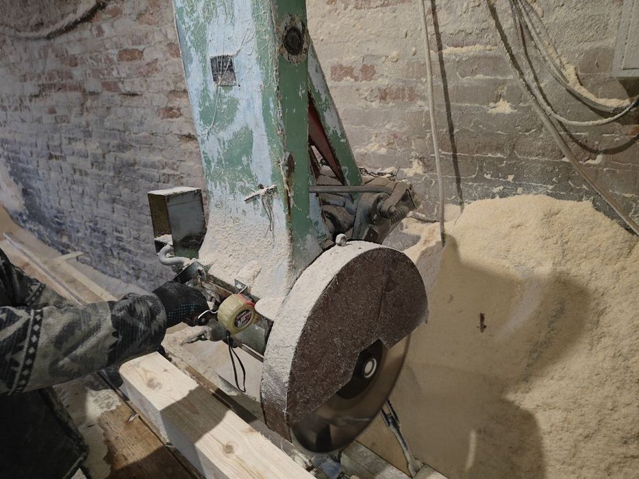 Многопил обрізний для дошки торцовку маятникова