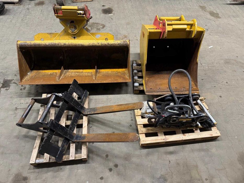 Szybkozłącze Hydraulicze OilQuick Q65 + 2 łyżki i widły