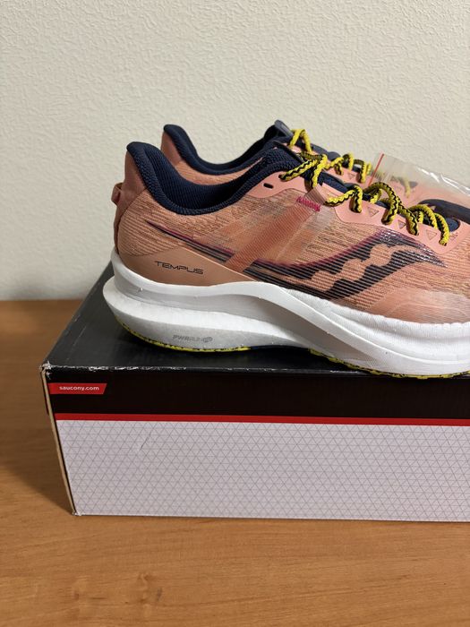 Новые ОРИГИНАЛ оригінал беговые кроссовки кросівки Saucony Tempus