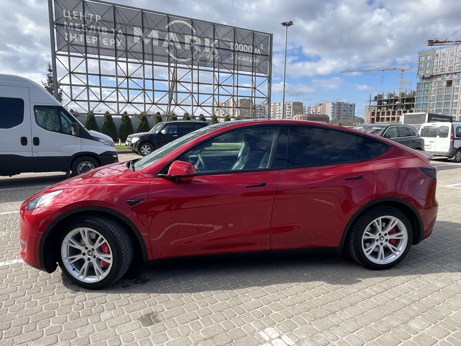 Tesla Model Y Long Range Dual Motor All-Wheel Drive 2021 Red