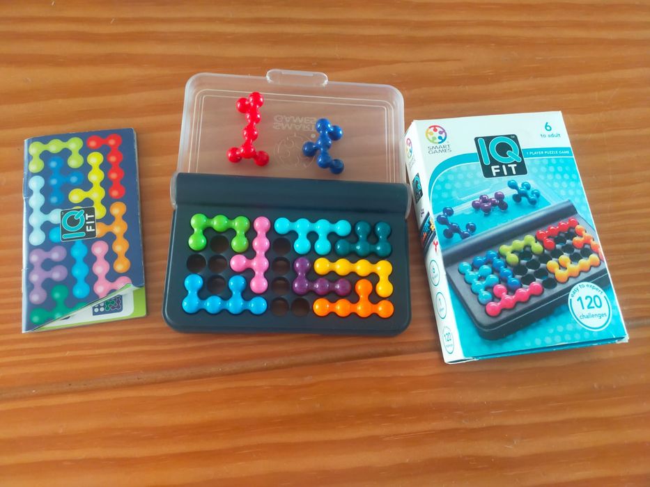 IQ fit jogo tabuleiro