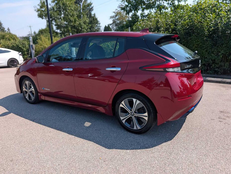 Nissan LEAF SL      2019