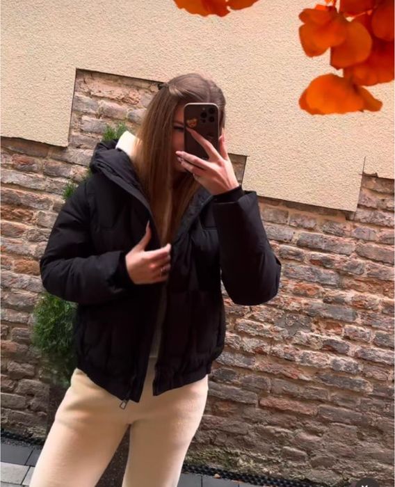 Куртка з капюшоном ,на блискавці